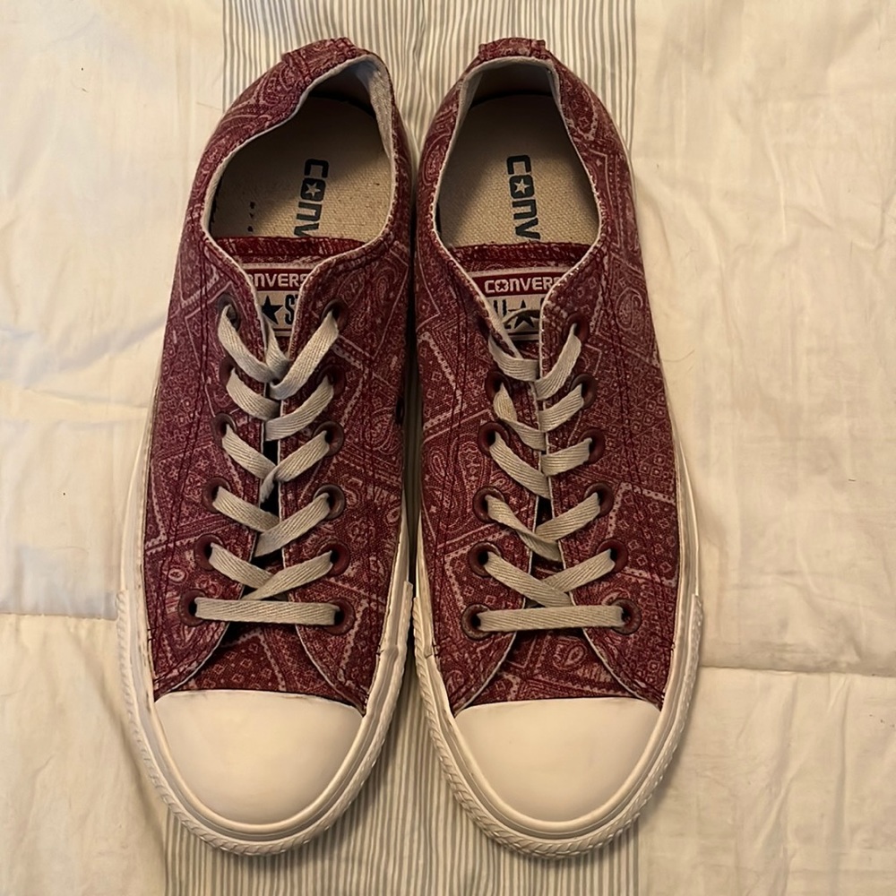 Paisley print converse